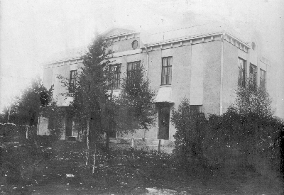 Uusi kansakoulu toimi punaisen Toijalan hallintorakennuksena