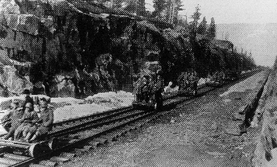 Saksalaiset etenev�t resiinoilla kohti Helsinki�